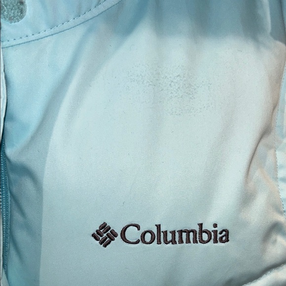 Columbia Women’s Lay D Down Omni Heat Winter Vest with removable hood. - Picture 6 of 14